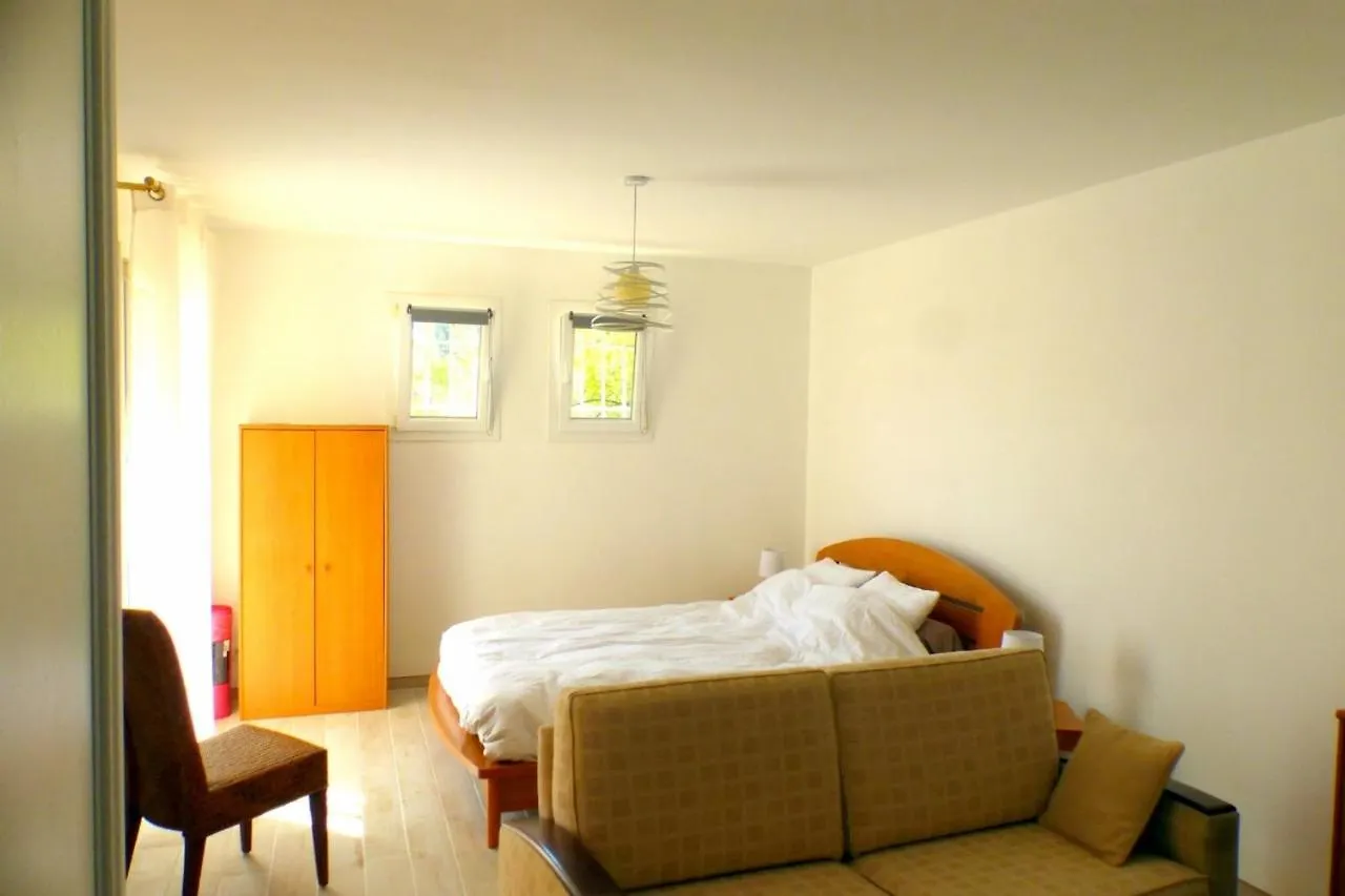 Spacious And Bright House With Swimming Pool Bandol