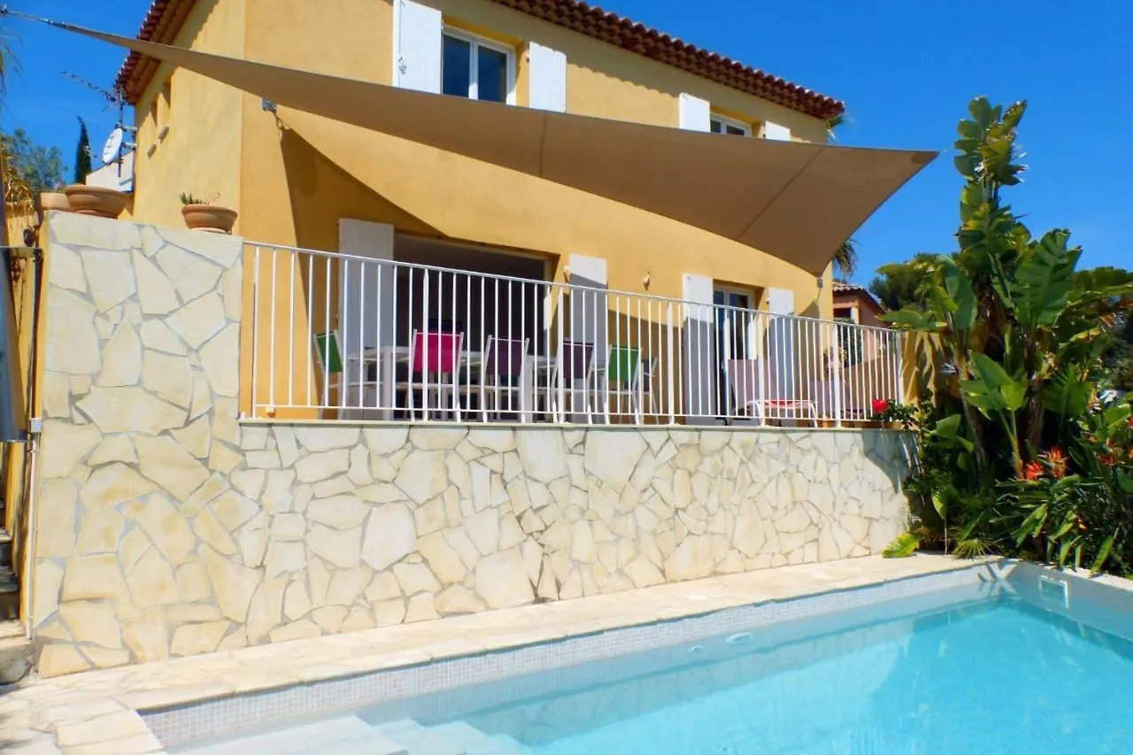 Spacious And Bright House With Swimming Pool Bandol